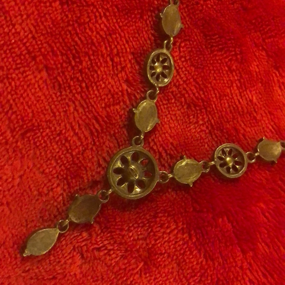 Vintage Style Necklace - Picture 6 of 7